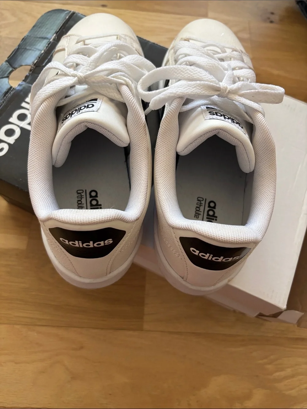 adidas White Low-Top Sneakers with Black Stripes size 8